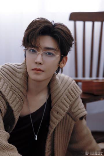 侯明昊顶级过肺 在那一刻，心灵的交流比任何言语都要更加深刻，仿佛一切都在不言之中