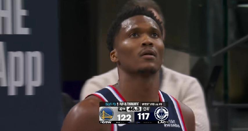 马瑟林这表情太自责了！

快船关键时刻落后勇士3分，马瑟林边线发球失误，让波姐抢