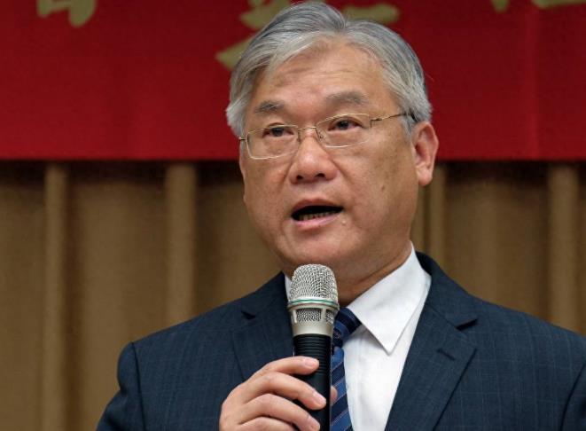国民党高层已到大陆，打算抗拒从严的台当局，自己内部先乱了。
 
台湾地区的国民党