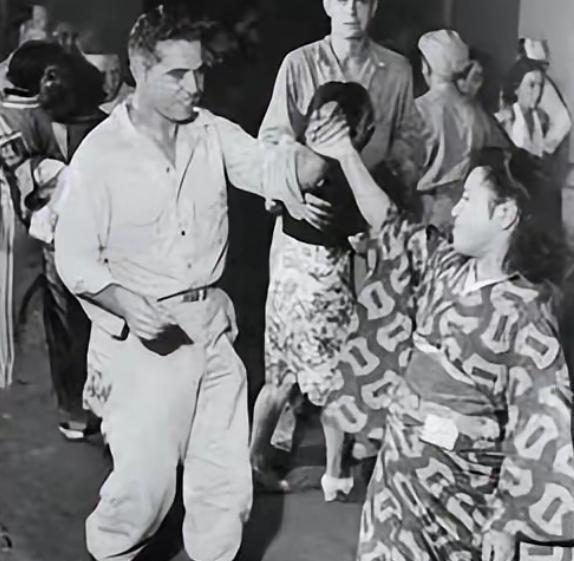 “我最怕侍候黑人”，二战结束后，日本为了讨好美军，强迫国内平民女性，给美军当慰安