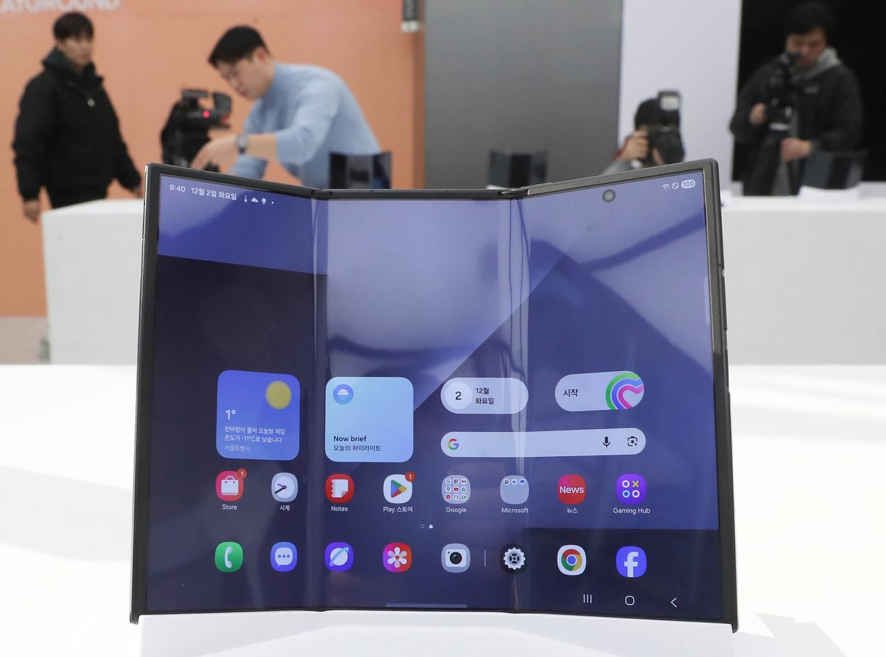 三星三折叠即将停售，难受的不只是三星，还有很多大殖子！去年12月份发布，到现在也