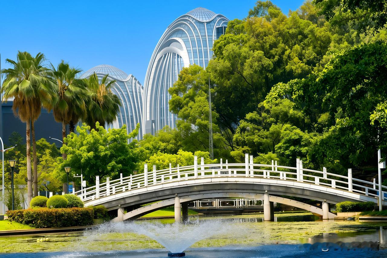 12号线直达，邂逅生物岛的慢时光
乘坐12号线来到生物岛，一出站便闯入了一片初夏