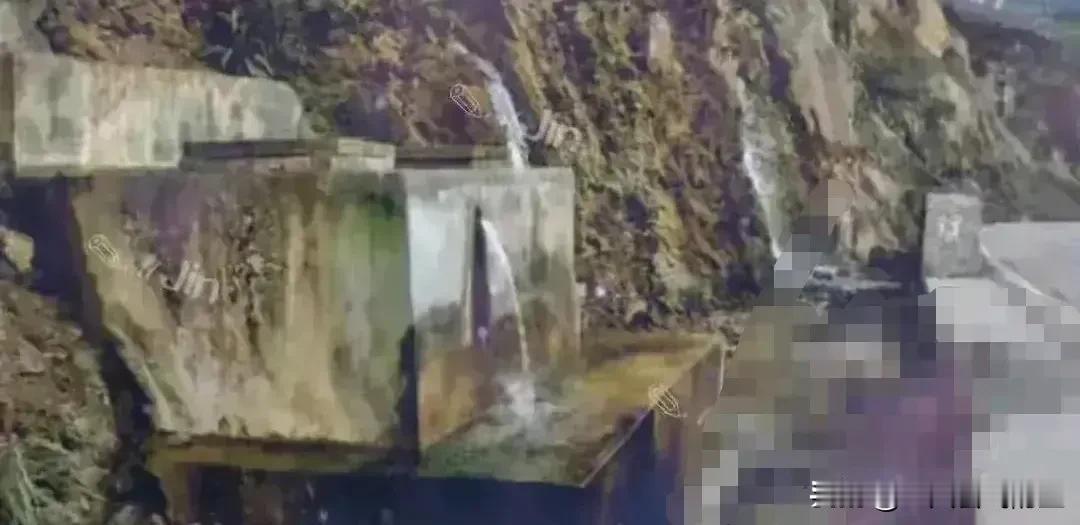 在历史的长河中，有些瞬间被永久地铭刻在民族的记忆里。9月30日，记者的镜头记录下
