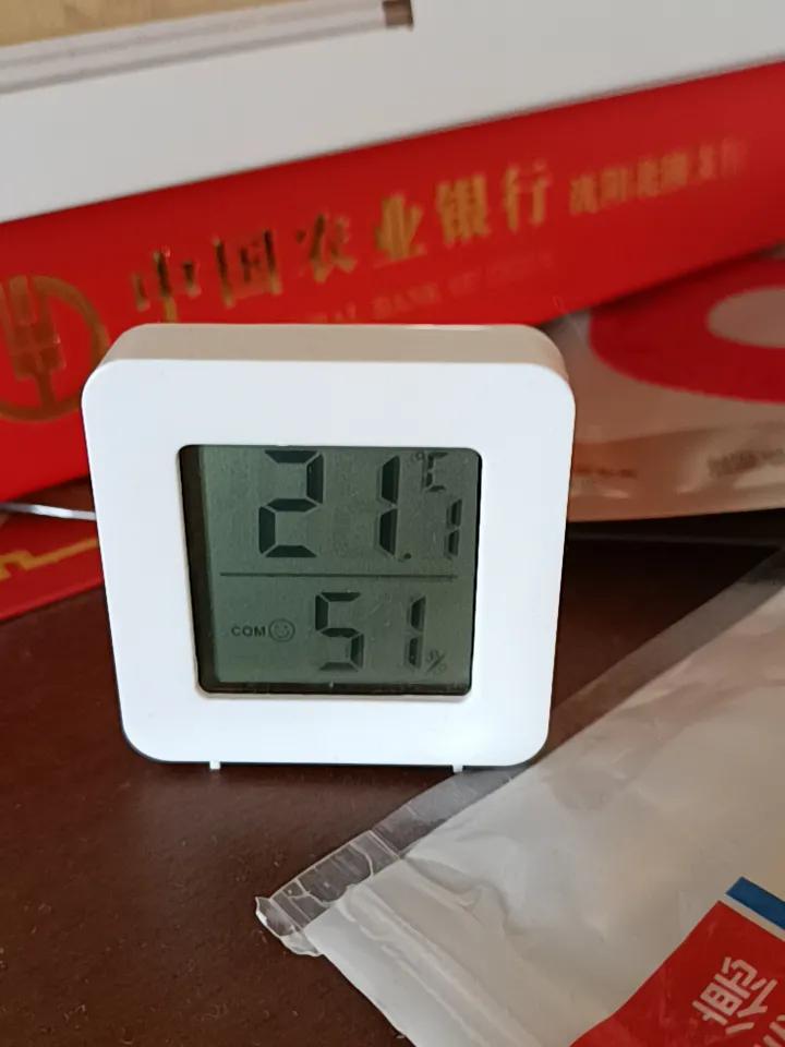 昨天沈阳从上午9点多就开始，一会下点雨一会停。
        哩哩啦啦下了一天