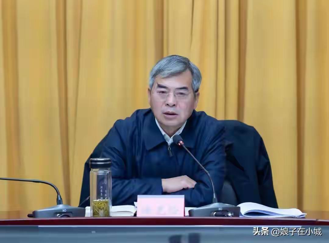 泰州老徐，政声人去后，唉。

 泰兴