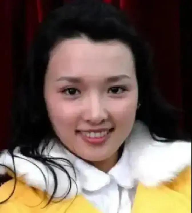 《乡村爱情17》刚上线，谢广坤又在折腾。

这回他把王小蒙的豆腐厂搅黄，转头让永