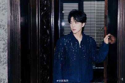 #徐海乔唱年轮# 徐海乔唱的《年轮》让我对他有了新的认识。原来他不仅是一位优秀的