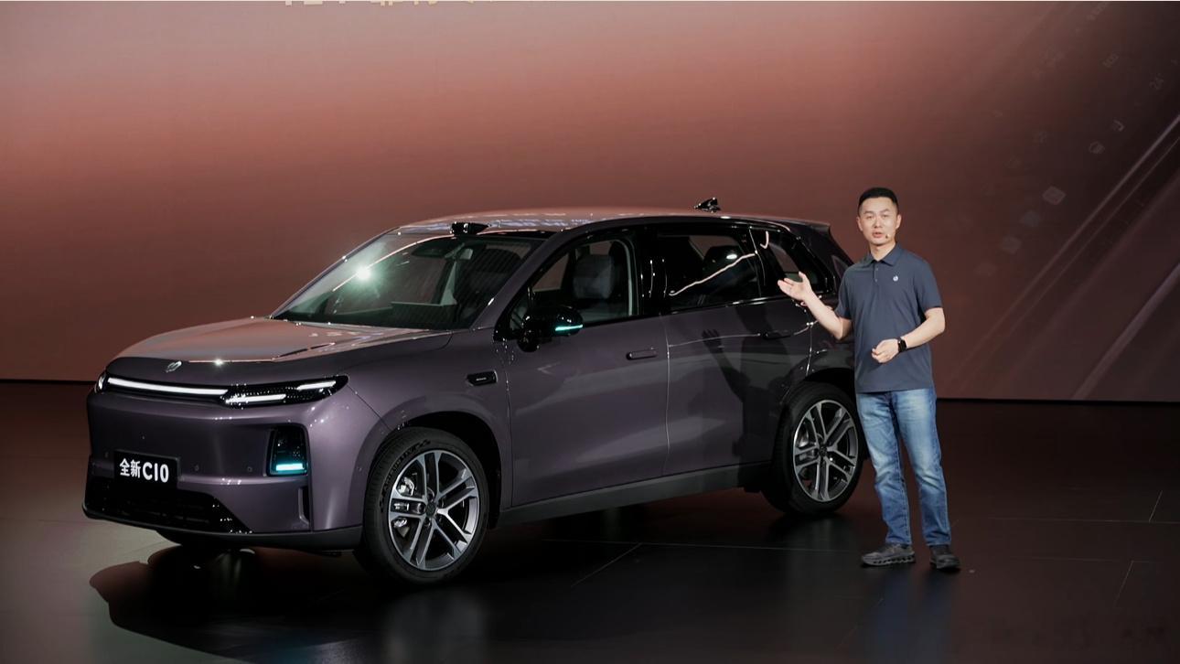 零跑全新C系列（C10、C11、C16）同台亮相！我觉得这些车型在外观、内饰、动