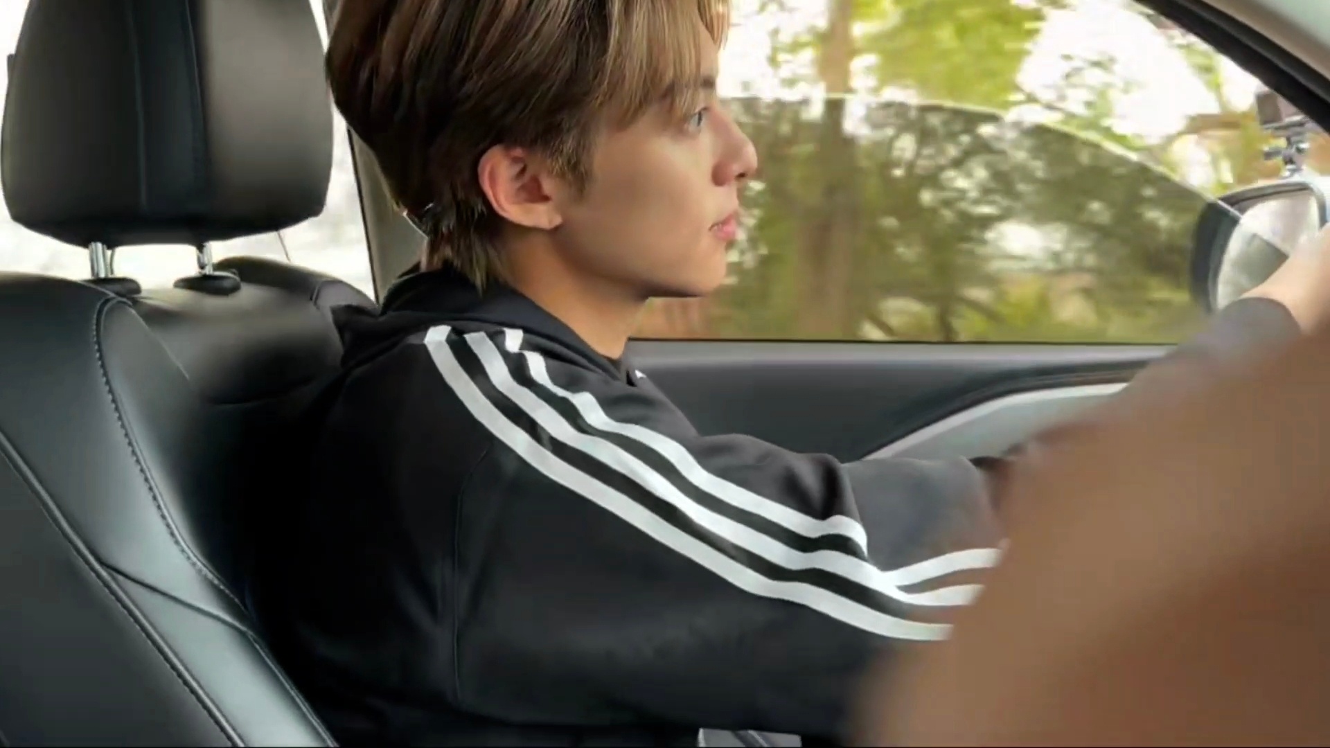 白鹿王鹤棣副驾视角直拍梦回时宴郑书意啊啊啊🥺🥺白鹿拍的王鹤棣视角