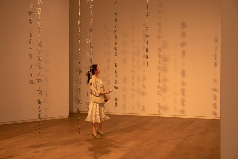 冯唐劝大家少聚会、少应酬，这观点乍一听着实令人意外，但细细思索，却十分在理。尤其