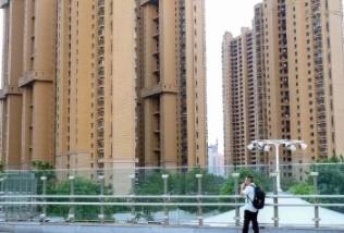 #越来越多物业主动撤离小区#【物业主动撤离小区，谁来接盘？】去年底，四川一个改善