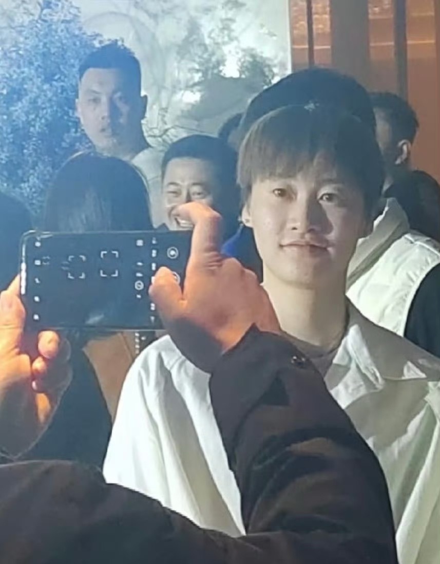 陈雨菲参加黄雅琼婚礼陈雨菲也现身黄雅琼刘雨辰婚礼现场刘雨辰黄雅琼婚礼