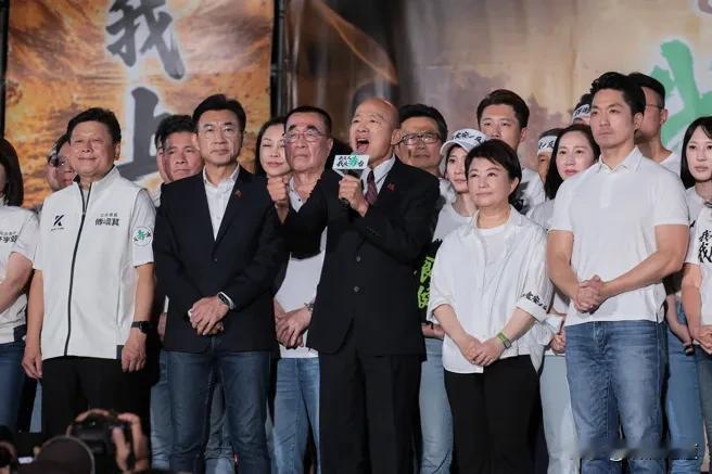 韩国瑜昨天在“我是人，我反毒台”凯道集会痛批民进党执政11年遇事只会“上下左右”