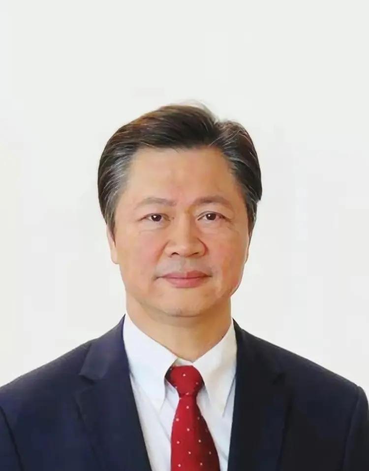 台湾名嘴，赖岳谦说，十年前当大陆提出2025年规划时，欧美那些国家非常的紧张，追