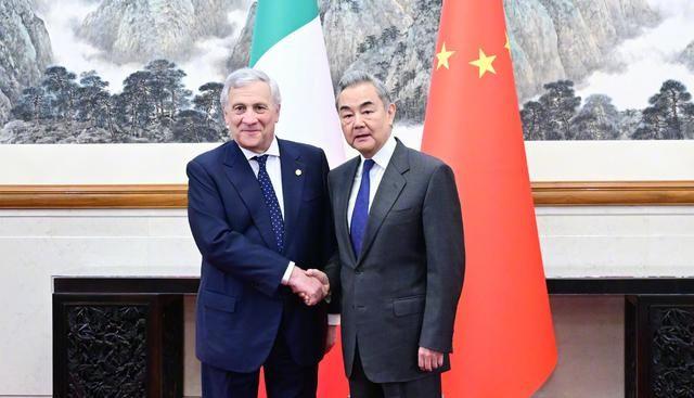 意大利拒美基地却收中国重礼：谁才是中东“关键平衡器”？
塔亚尼访华时，特朗普公开