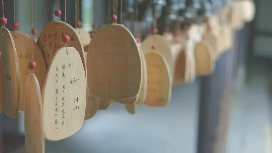 [微风]心事

原创/首发


——心事：是心底那片早已荒芜却舍不得

清空的旧