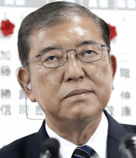 我们不需要日本道歉！因为那3500万在抗日战争中伤亡的同胞，根本就没有给予我们原