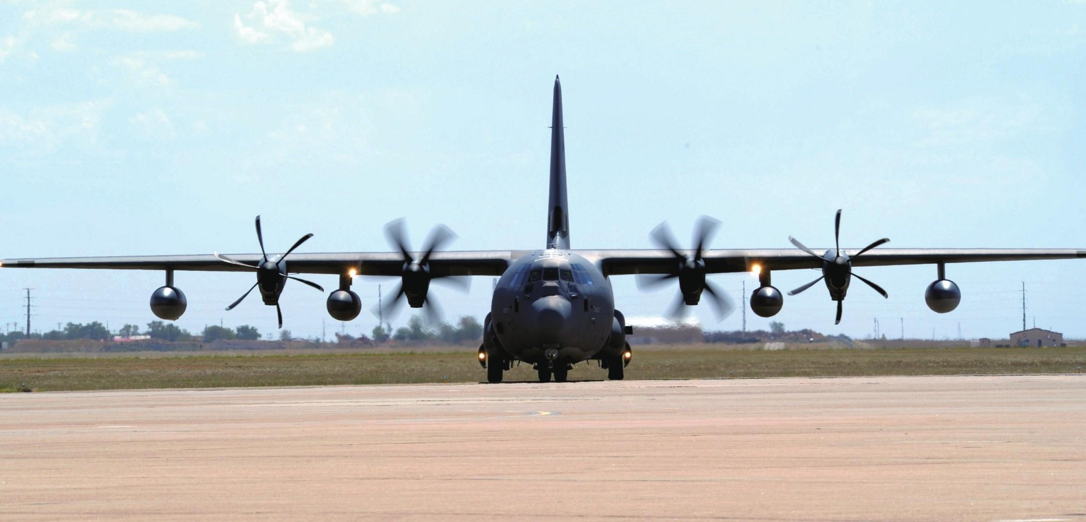 每天认识一件兵器 AC-130“空中炮艇”攻击机AC-130“空中炮艇”（Gun