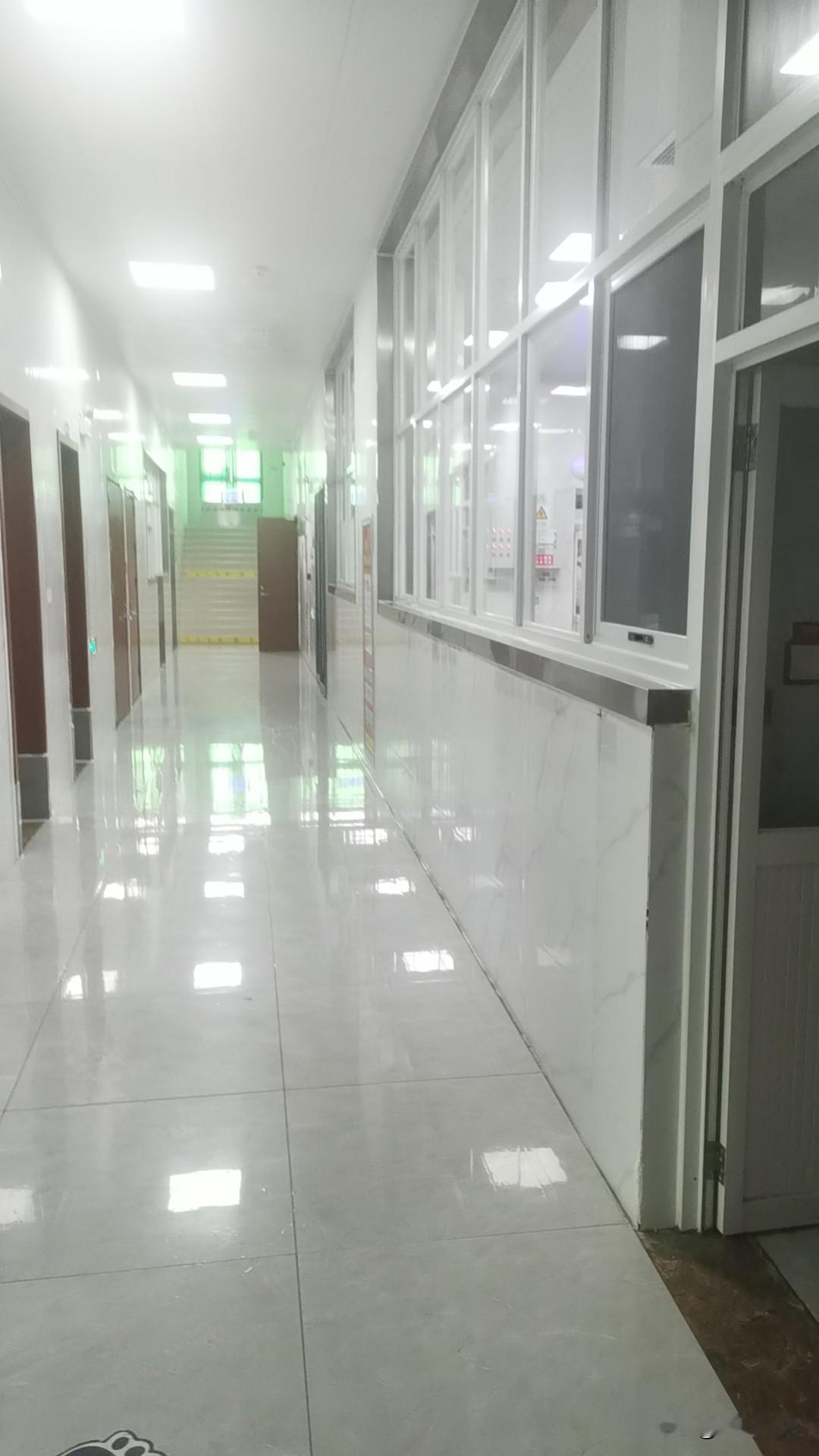 我作为一名餐厅经理的工作流程，请同行们帮忙补充一下：

6：45一7：00
①核