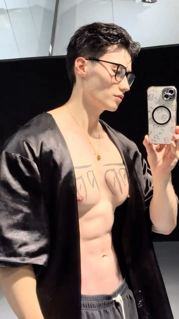以后孩子耐谁来喂？ 
