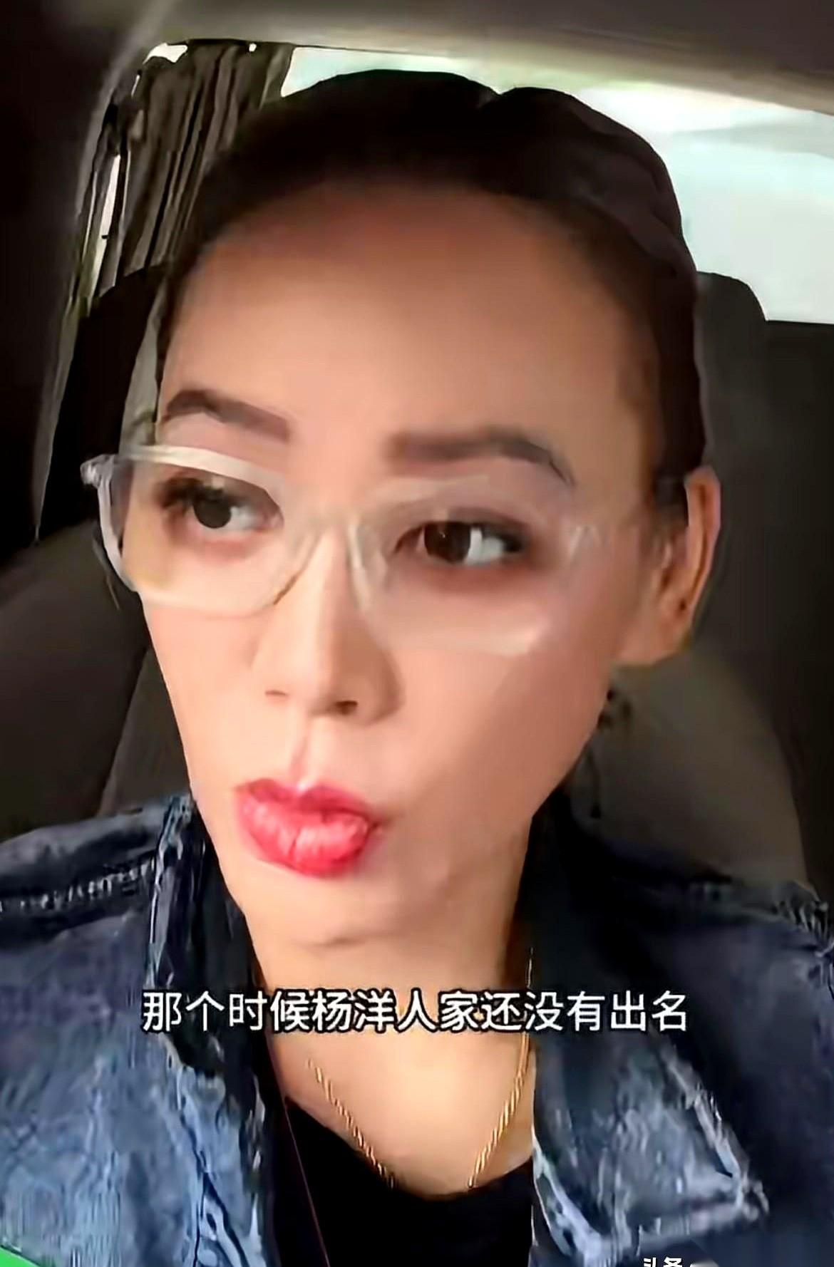 9月3日的直播镜头前，宁静直接把内娱综艺的“老古董”《花少2》翻出来，当着几万人