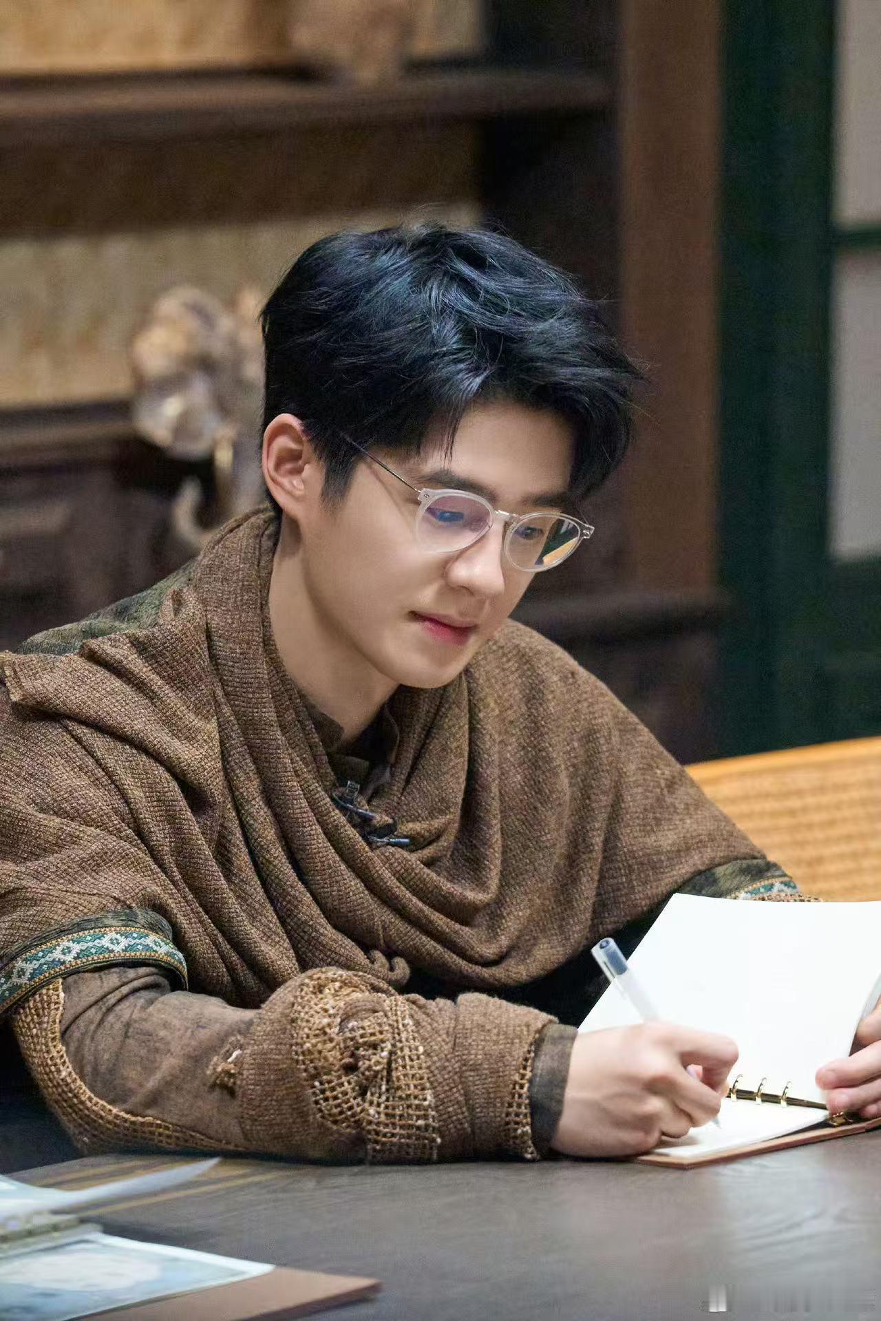 刘昊然一口气说了五条抗辩大侦探 刘昊然真的很适合推理局，一口气五条抗辩，把复杂的