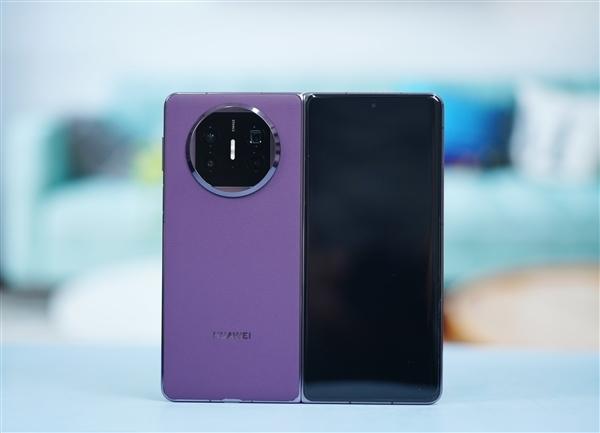 【华为Mate X6被曝下半年发布】据多方爆料称，华为Mate 70系列将在9月