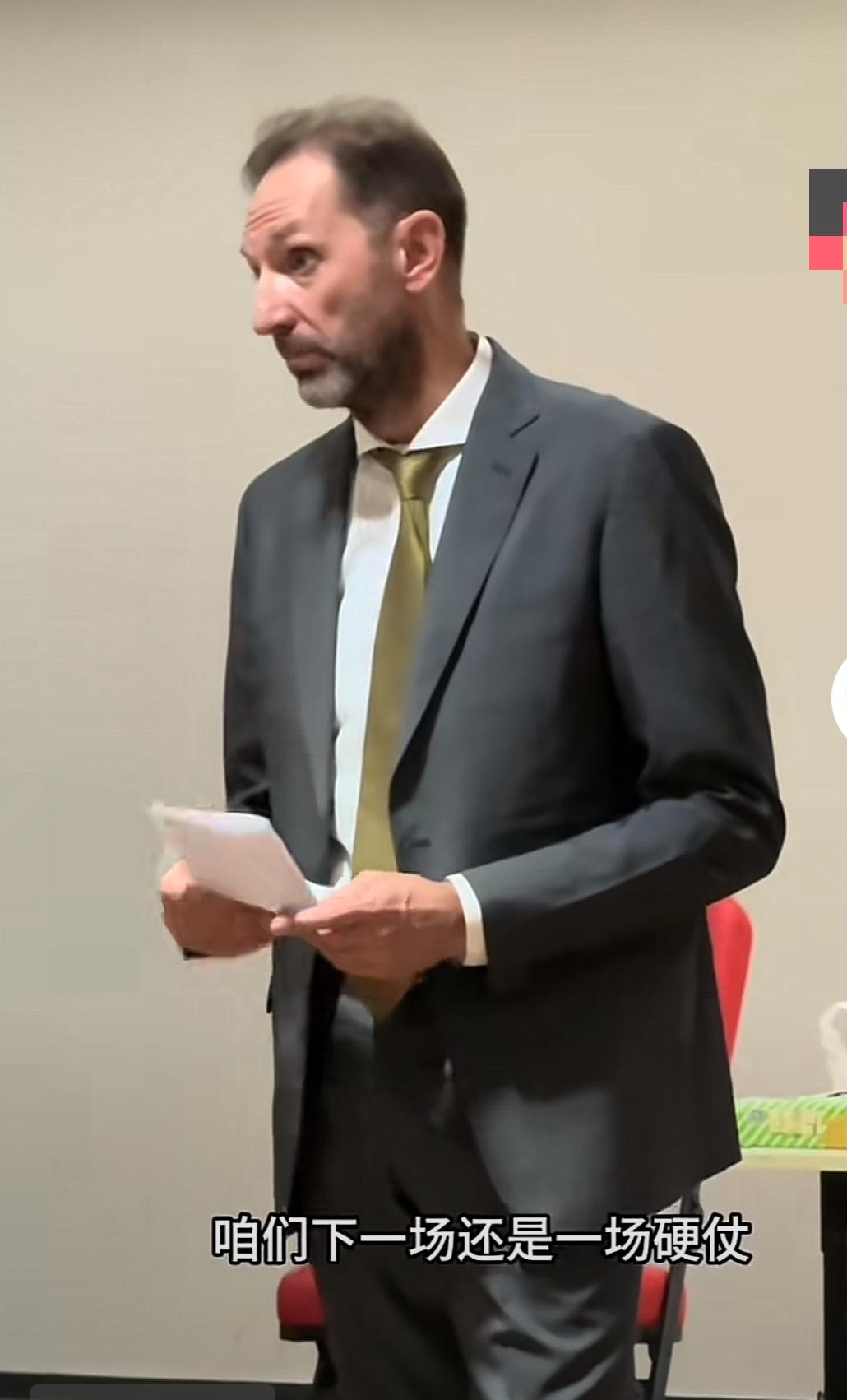 刘泽一伤停本是新人良机！法莱卡斯却用双塔，把稠州年轻人给“堵死了”

     