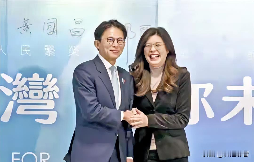 别被误导！郑丽文连扫台南高雄，蓝白合才是年底选战真正杀招
 
大家都在看南部辅选