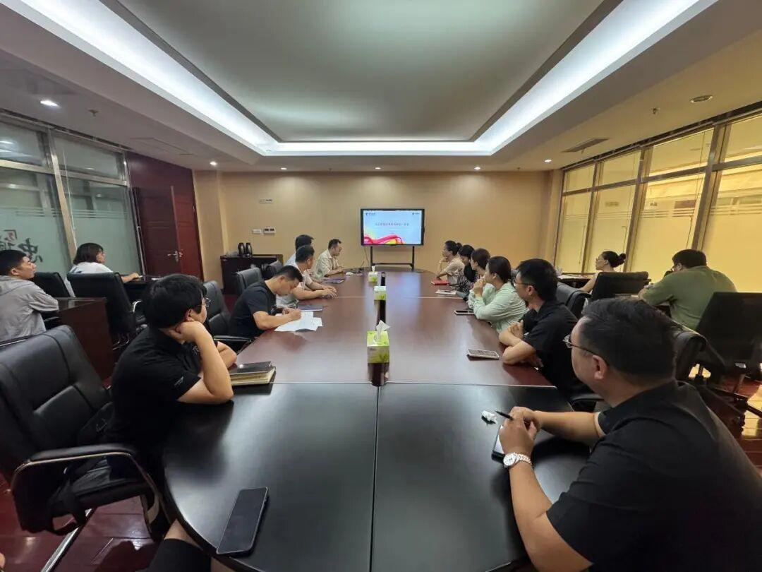 聚焦AI创新应用 赋能数字化转型——数慧科技公司开展人工智能专题培训
 
 
 