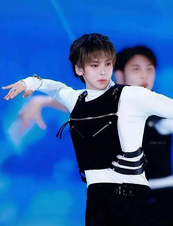 吴弦俊站姐咋这样