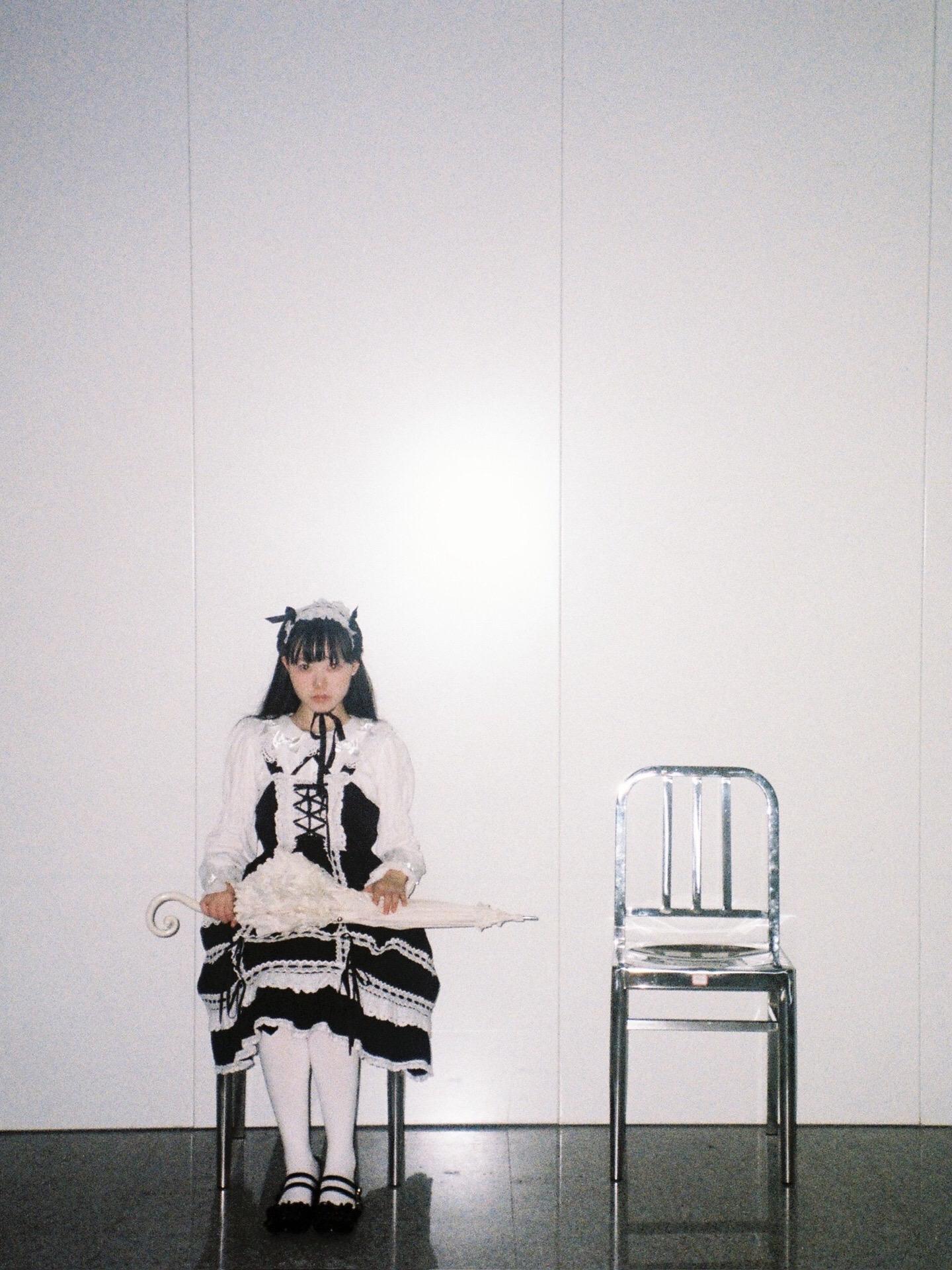 人类是孤独的。