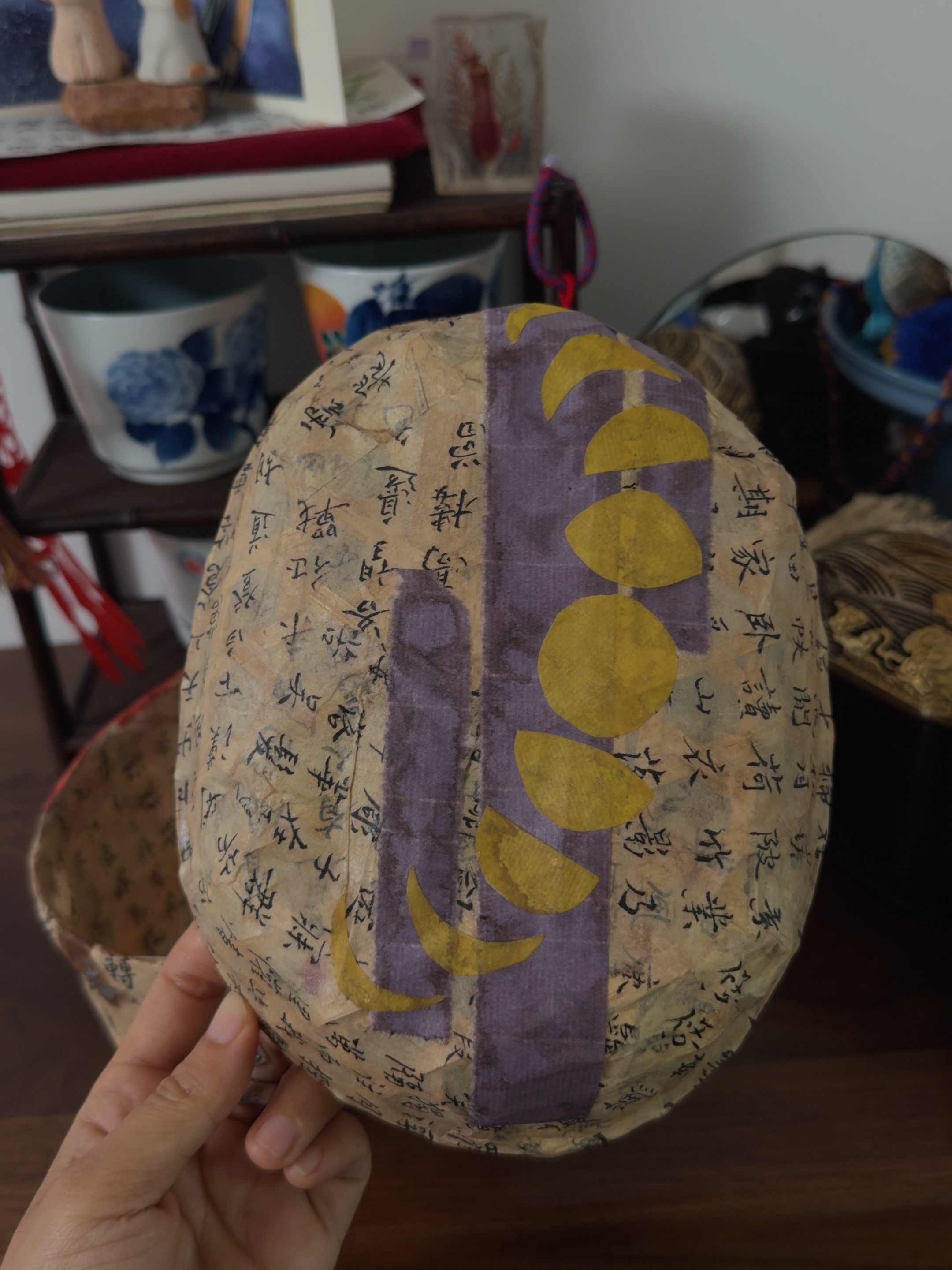 feiran看展发现了图一，纸斗。遂下单工具徒手就给我做了一个。从刷胶、写书法、