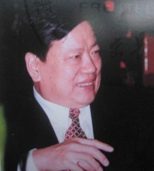 2003年新飞冰箱生产线大火，员工不等消防车进来就冲进厂房，不顾自身安危迅速灭火