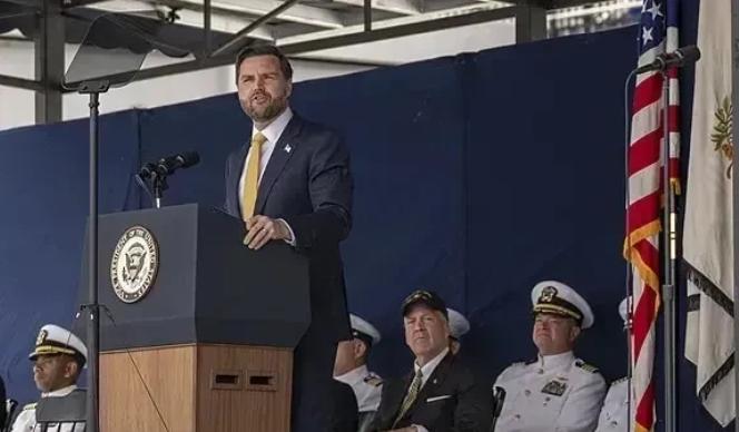 公知的天要塌了。贵为一国副领导人，亲口承认没落了，这让他们还怎么活？要别人说美走