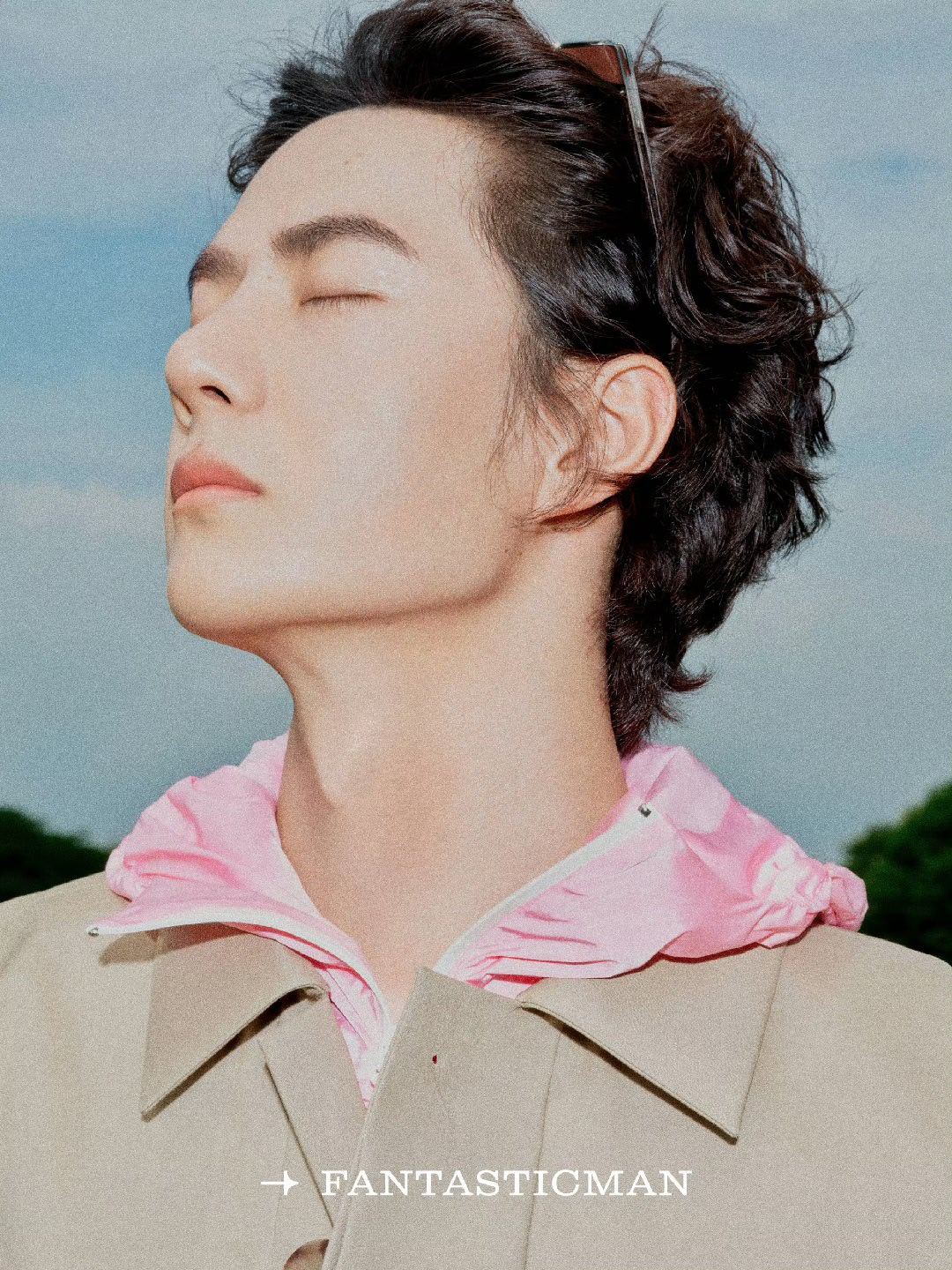 王一博[超话]FantasticMan王一博封面 太期待啦！王一博登上杂志封面的