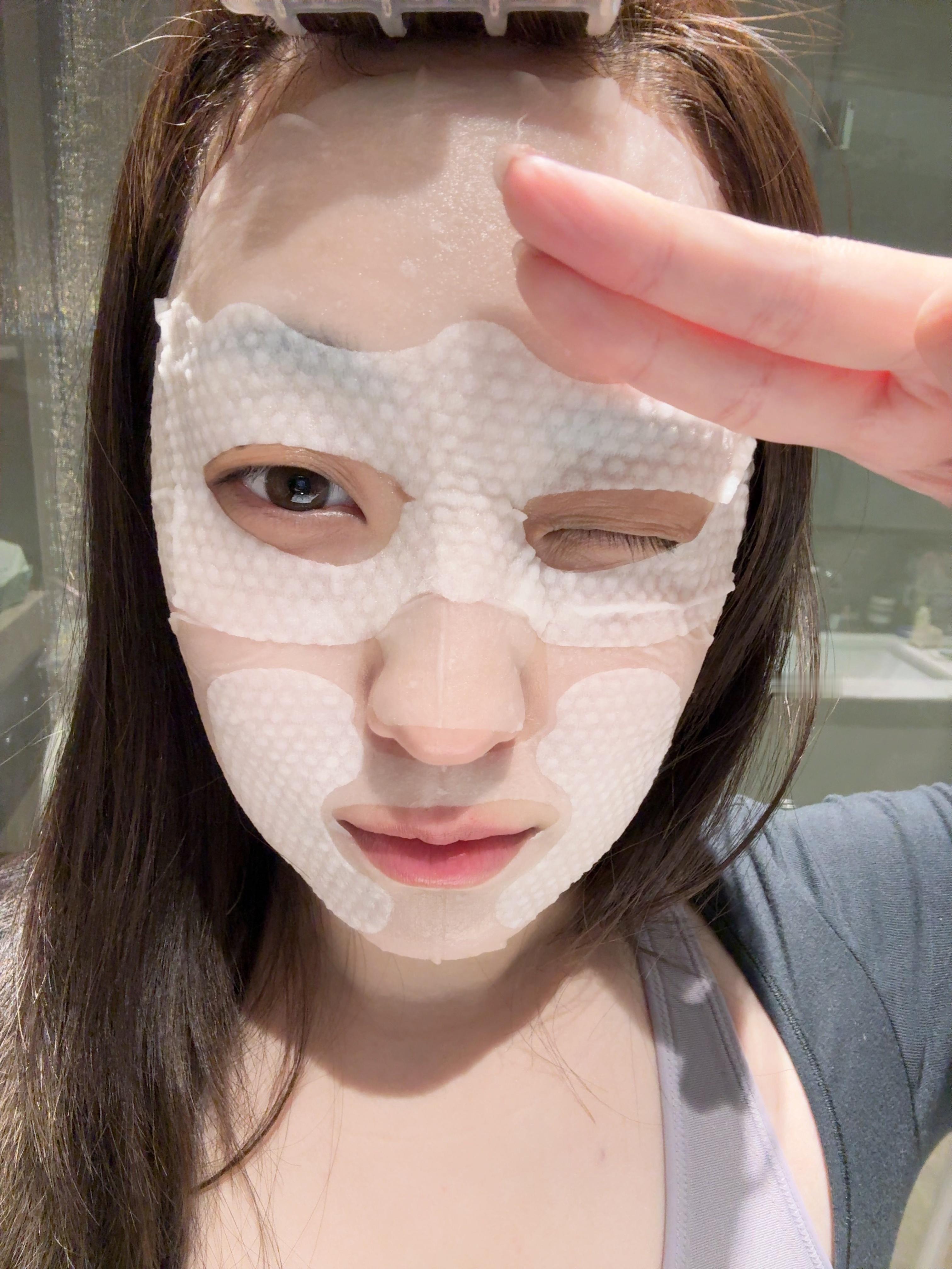 又给我淘到神奇好物原来面膜也可以玩出新花样！一打开 😲好神奇的构造～结合了眼膜