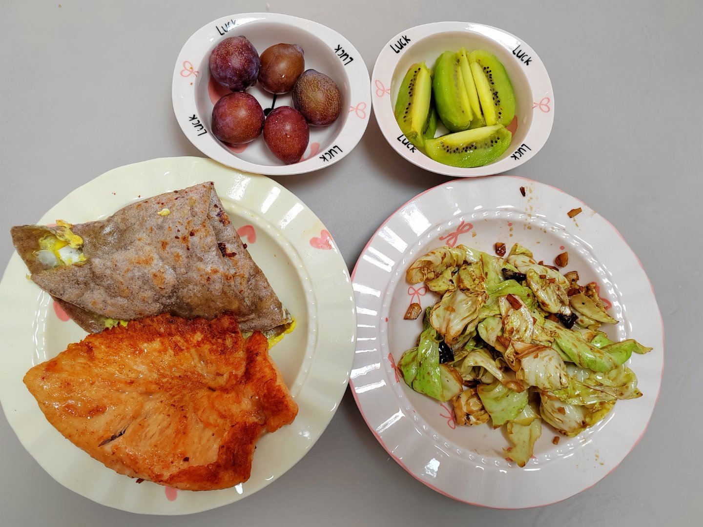 吃🍽 吃饱了才有力气减肥 ​​​