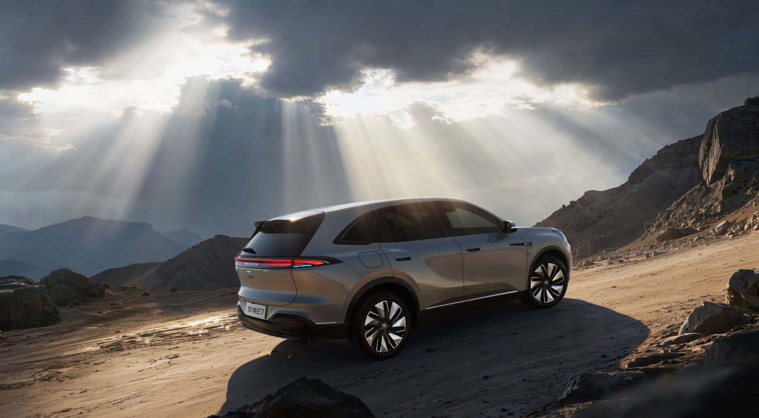 别克至境E7搭载豆包大模型最新版 今日，别克高端新能源子品牌“至境”旗下首款SU