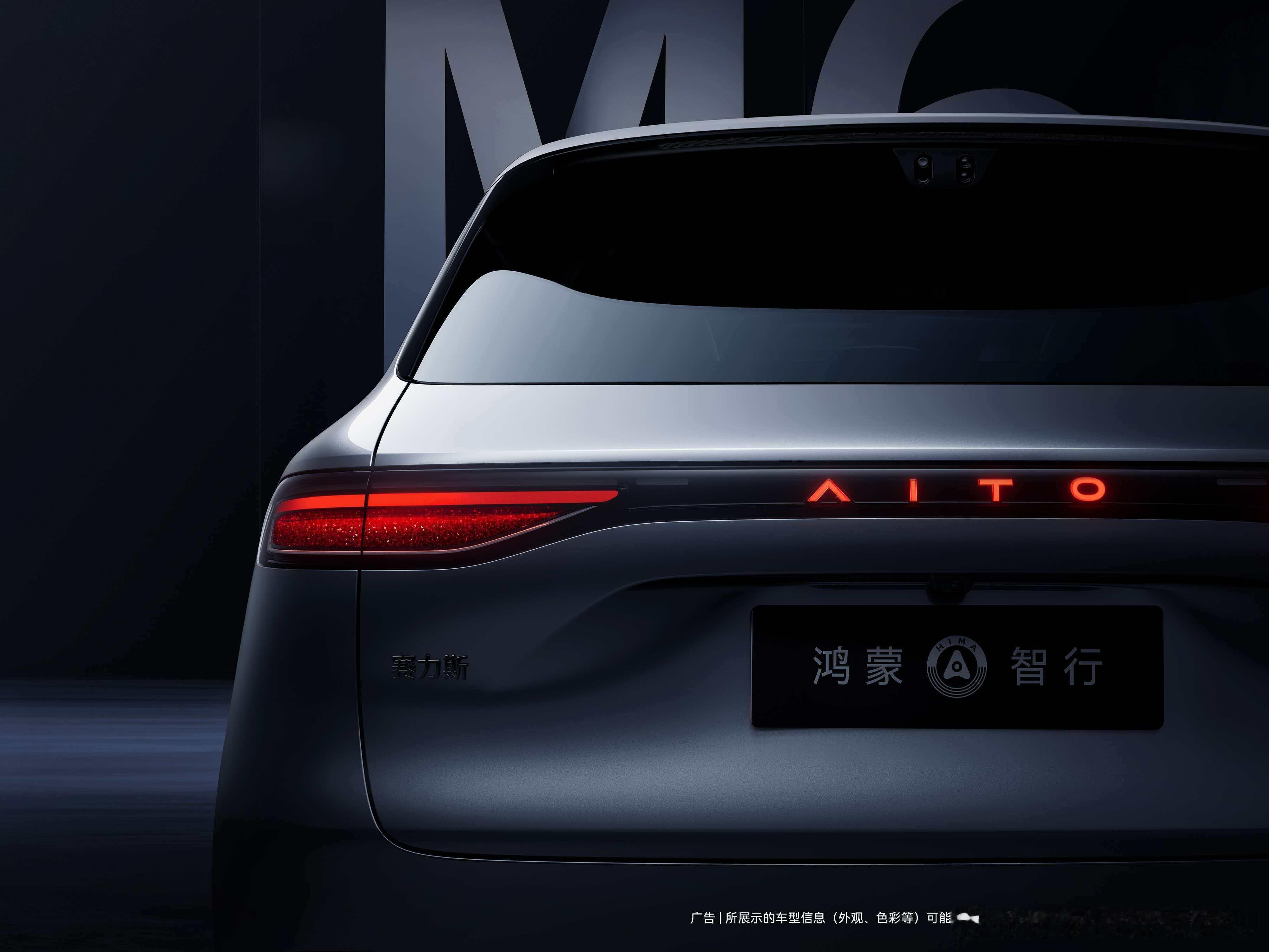 昨天蓝色，今天银色喜欢哪个？？看细节啊，钻石般璀璨大灯搭配前脸气帘结构；侧面动感