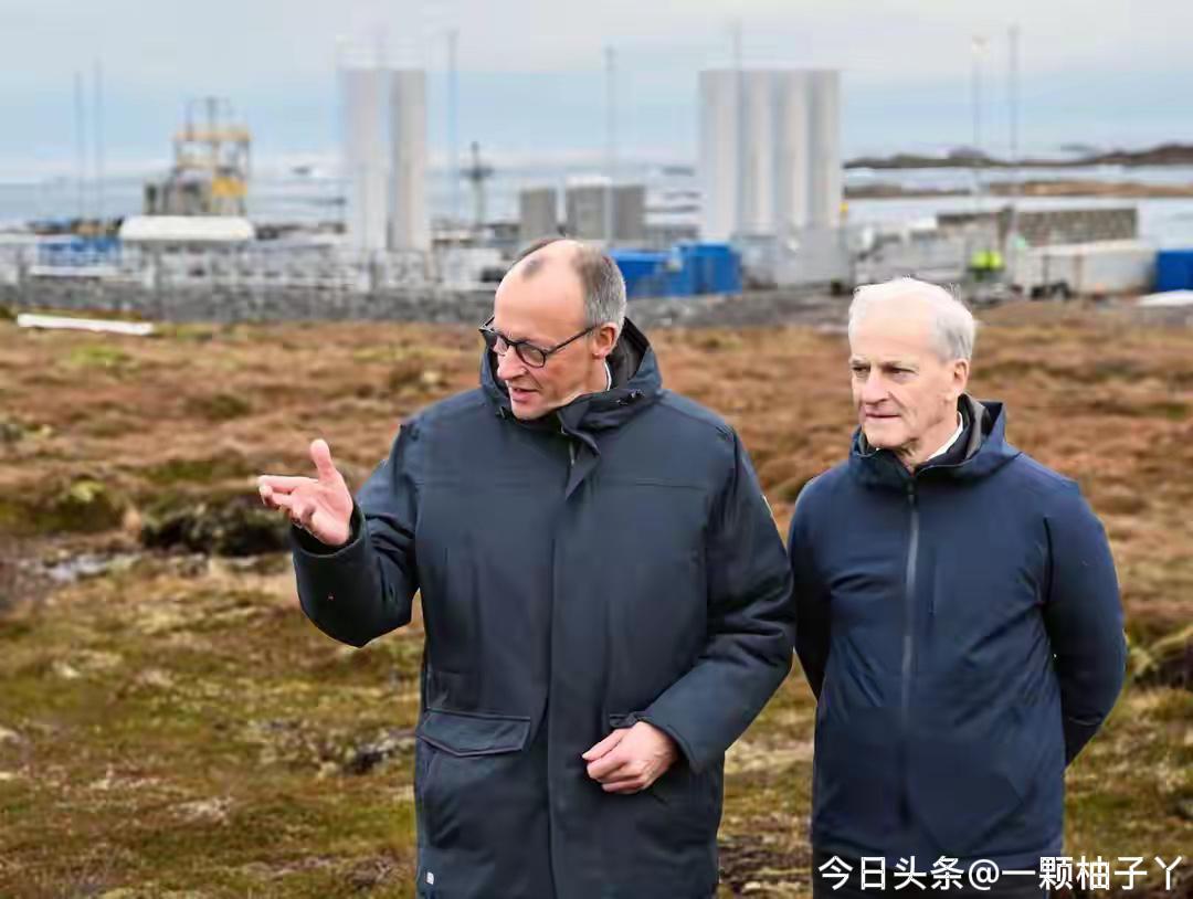 特朗普近期宣布给俄罗斯石油开出30天制裁豁免，允许俄油正常交易，瞬间引爆G7内讧