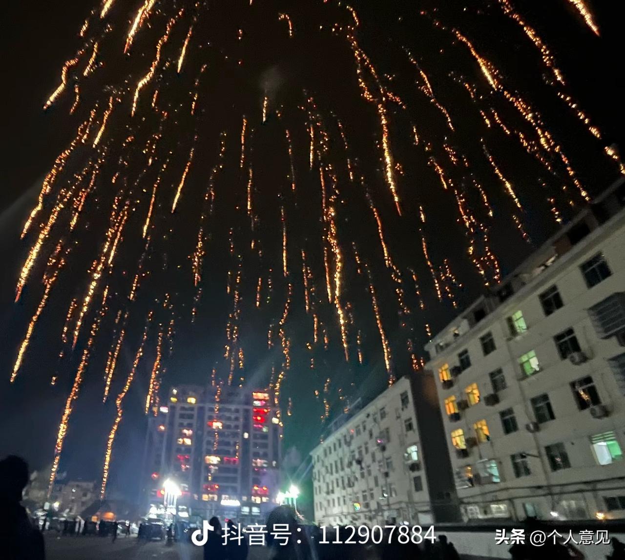 这个世界越来越乱了，别的国家打成了一锅粥，俄乌战争，巴基斯坦打阿富汗，美国以色列