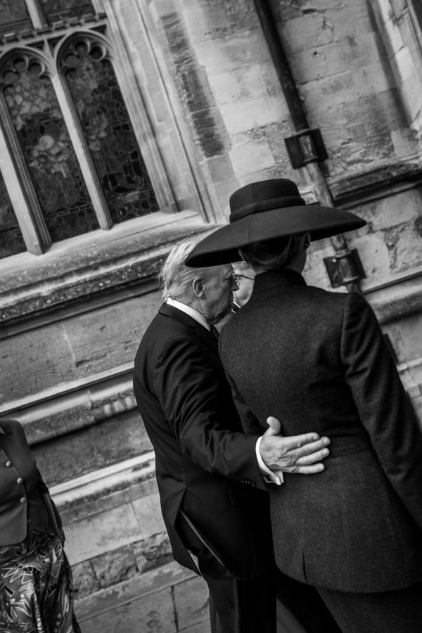 致所有特立独行的人：你不是系统中的缺陷。你是新方向的开端。一场无声的革命。你一生