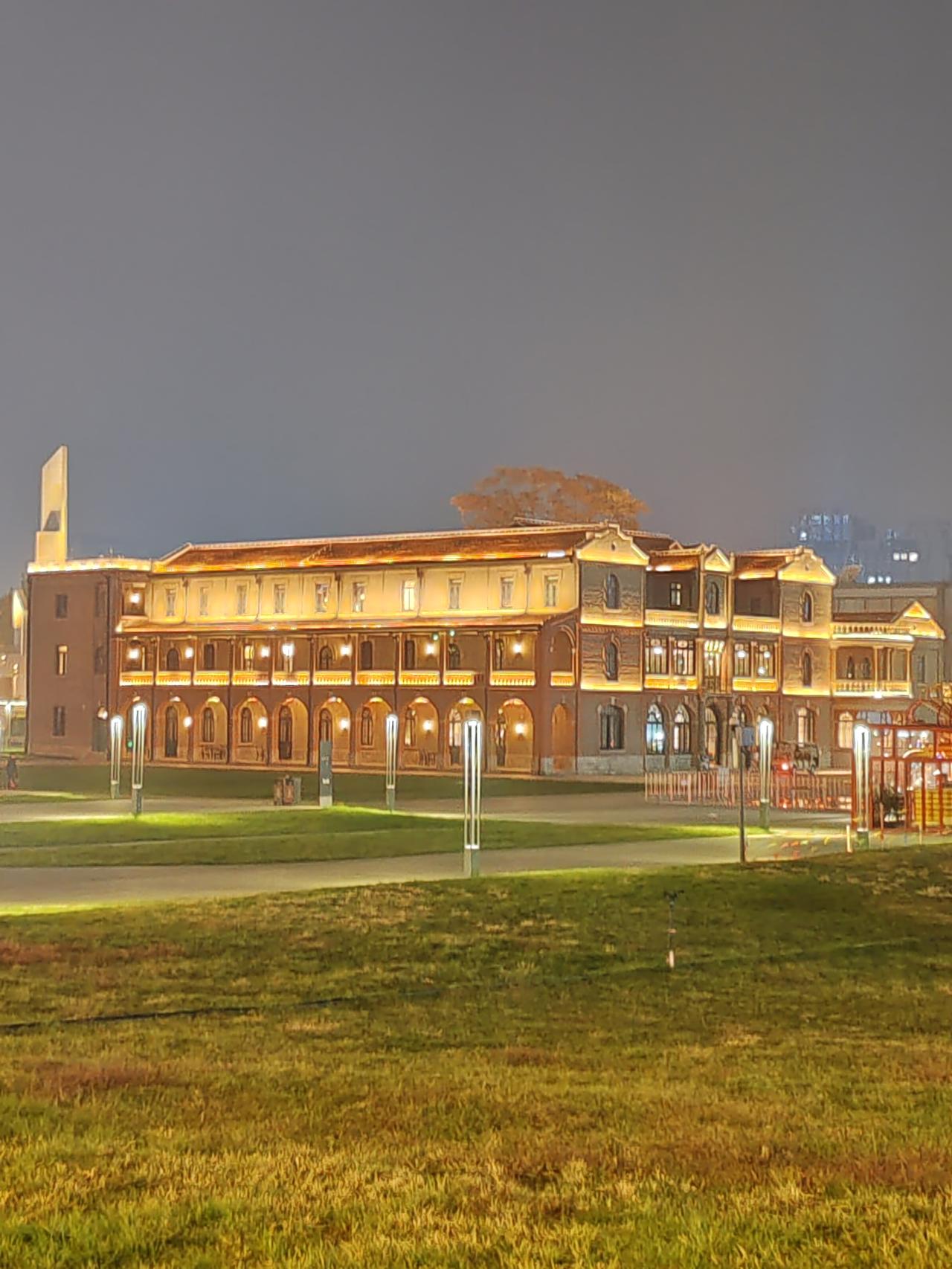 上联：提笔方知学问少，求下联出门方感天地宽