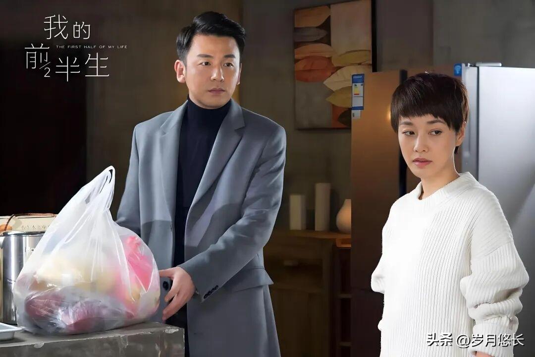 圈里人都知道
马伊琍捧人有一套，
雷佳音就是活生生的例子，一句话推荐直接把他从配