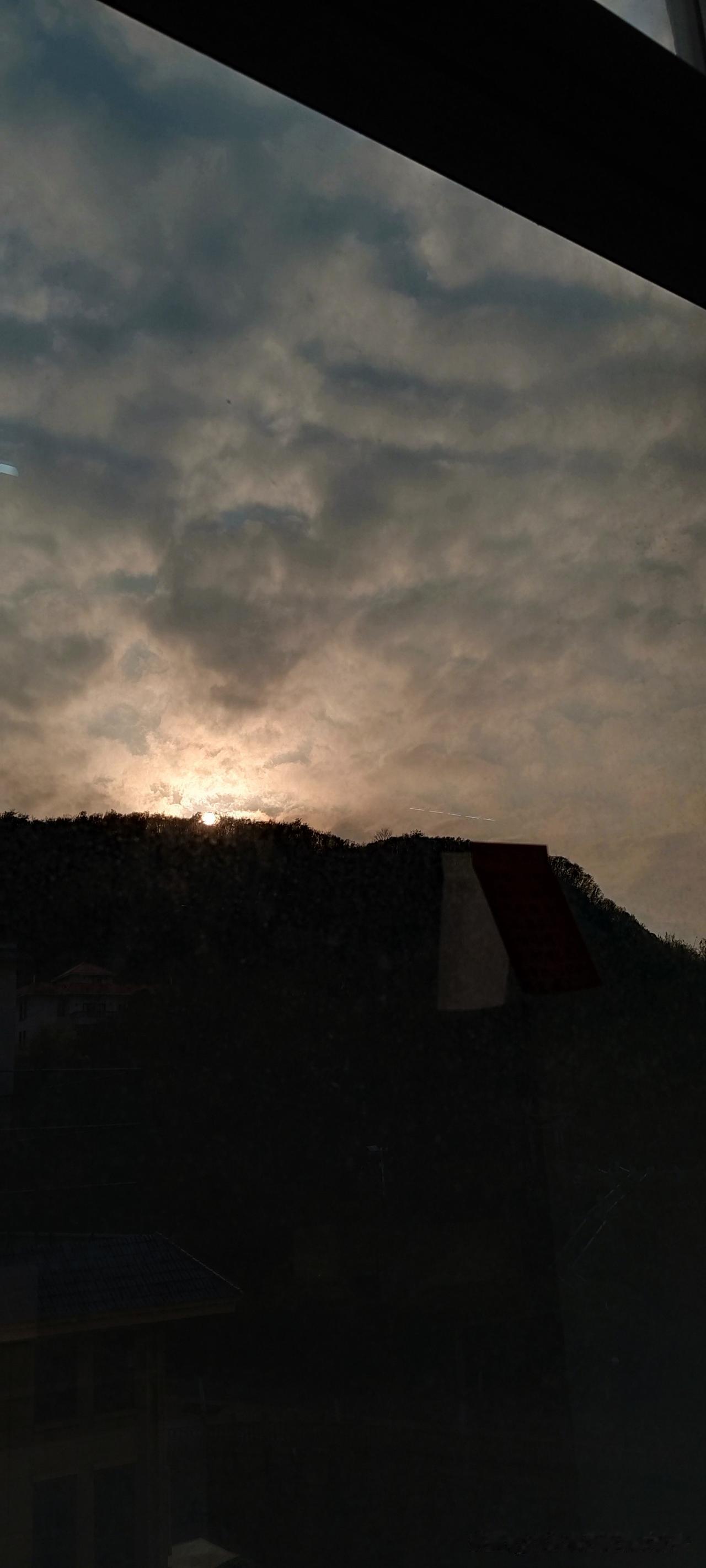 有人说“努力必定成功”你赞同吗?
不赞同“努力必定成功”
 
努力是成功的必要条