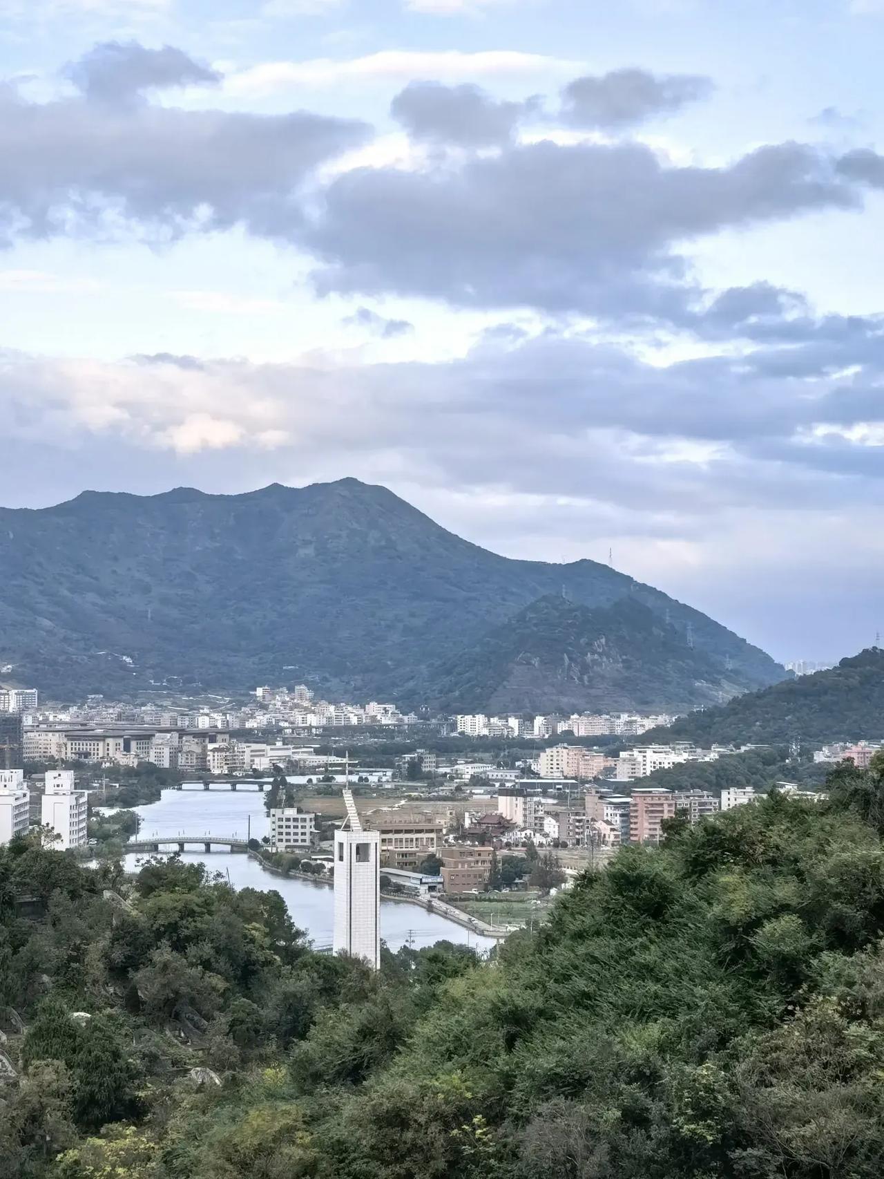 观山看云