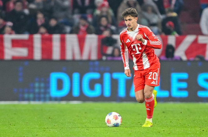 4月5日讯 拜仁在本轮德甲让二追三逆转弗赖堡，赛后多位年轻球员接受采访被问及欧冠