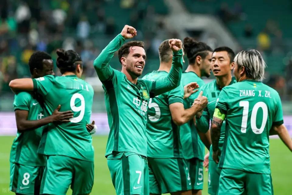 亚冠精英联赛北京国安队以2比2战平全北现代队，继续保持不败，值得球迷关注。北京国