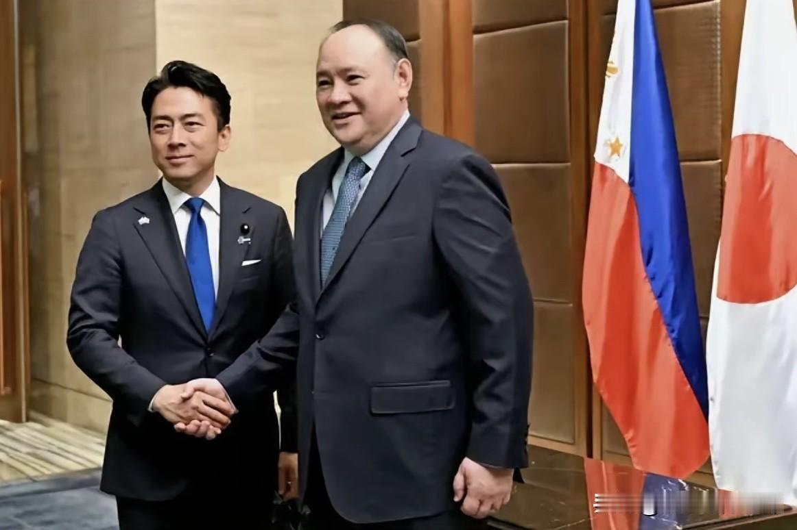 日本防卫大臣访菲，推动防卫装备转让！日本菲律宾阿武隈级护卫舰TC90巡逻机当